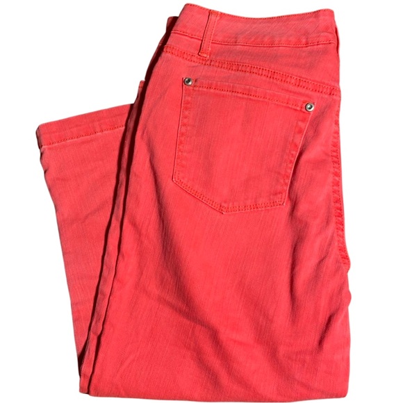 Bandolino Capri Pants - Picture 4 of 4